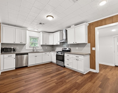 8111 Main Street - Photo Thumbnail 12