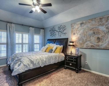 6 Greycrest Place - Photo Thumbnail 2