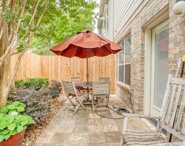 1735 Michigan Street - Photo Thumbnail 2