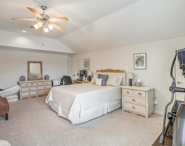 1735 Michigan Street - Photo Thumbnail 12