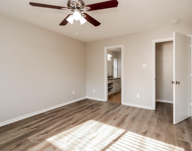 4919 Bayboro Park Drive - Photo Thumbnail 9