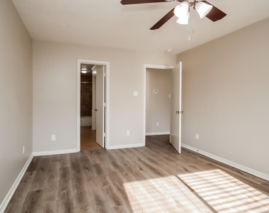 4919 Bayboro Park Drive - Photo Thumbnail 10