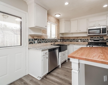4919 Bayboro Park Drive - Photo Thumbnail 7