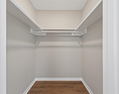 105 Glenmora Court - Photo Thumbnail 37