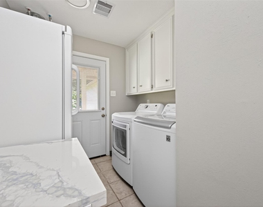 105 Glenmora Court - Photo Thumbnail 22