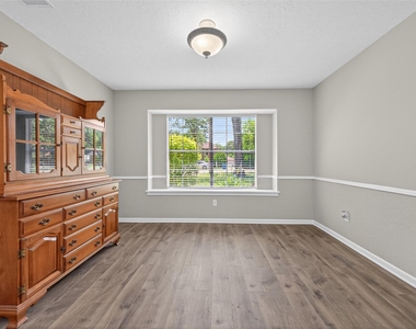 105 Glenmora Court - Photo Thumbnail 20