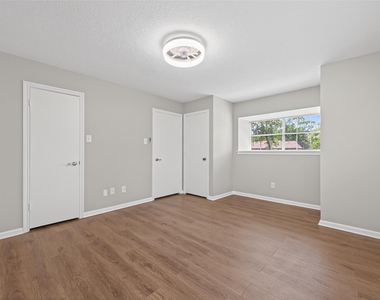 105 Glenmora Court - Photo Thumbnail 31