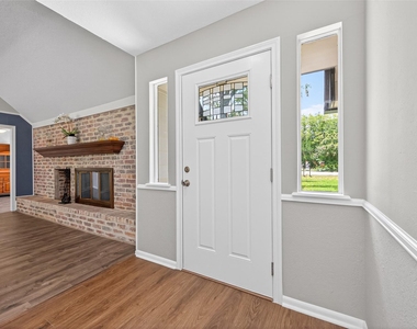 105 Glenmora Court - Photo Thumbnail 6