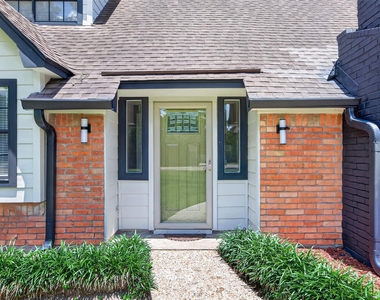 105 Glenmora Court - Photo Thumbnail 5