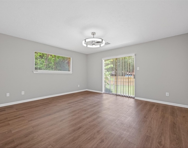 105 Glenmora Court - Photo Thumbnail 27