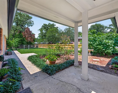 105 Glenmora Court - Photo Thumbnail 42
