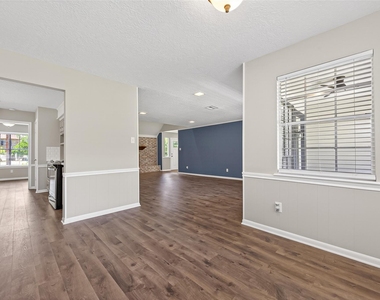 105 Glenmora Court - Photo Thumbnail 14