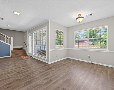105 Glenmora Court - Photo Thumbnail 15