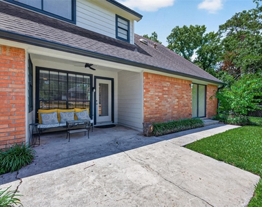 105 Glenmora Court - Photo Thumbnail 44