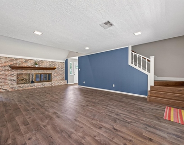 105 Glenmora Court - Photo Thumbnail 11