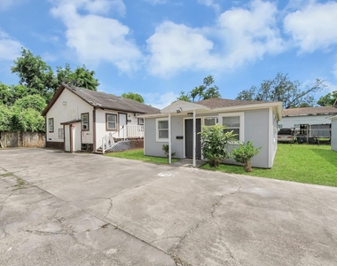 3910 Hoffman St - Photo Thumbnail 2