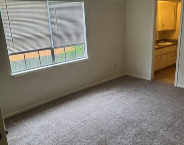 20111 Yorkway Drive - Photo Thumbnail 12