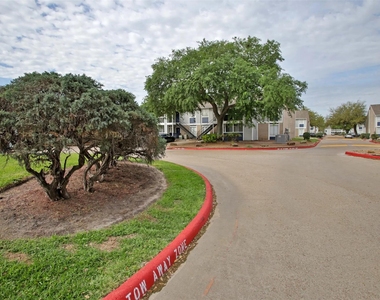 2700 S Dairy Ashford Road - Photo Thumbnail 2