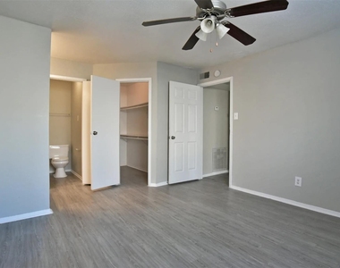 2700 S Dairy Ashford Road - Photo Thumbnail 12