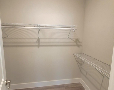 1620 Oak Tree Drive - Photo Thumbnail 10