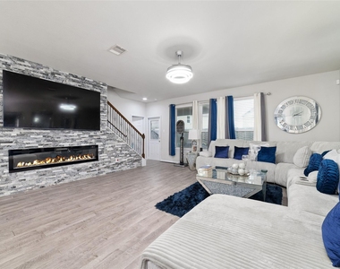 2248 Forest Chestnut Drive - Photo Thumbnail 5
