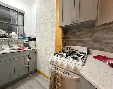 247 East 94th Street - Photo Thumbnail 4
