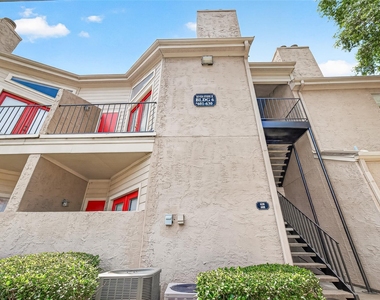 10855 Meadowglen Lane - Photo Thumbnail 23