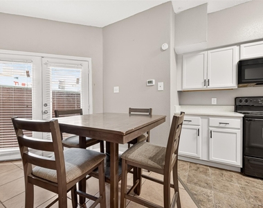 10855 Meadowglen Lane - Photo Thumbnail 10