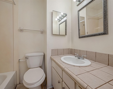 6410 Del Monte Drive - Photo Thumbnail 25