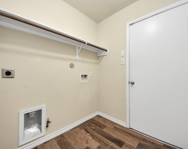 3226 View Valley Trail - Photo Thumbnail 32