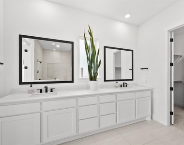 24418 Green Buffalograss Trail - Photo Thumbnail 14