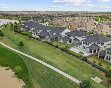 24418 Green Buffalograss Trail - Photo Thumbnail 35