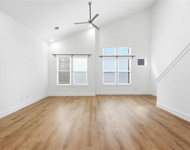 1307 Bayou Street - Photo Thumbnail 15