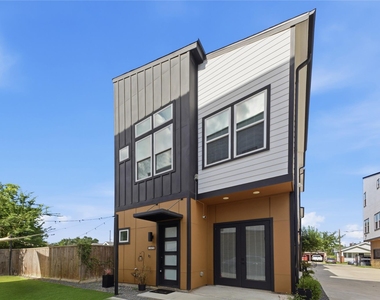 1307 Bayou Street - Photo Thumbnail 2