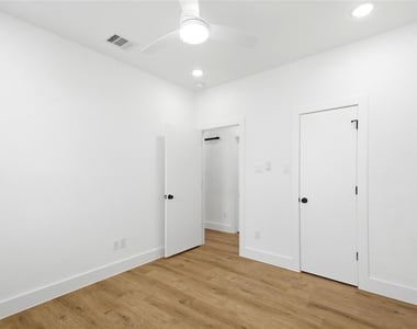1307 Bayou Street - Photo Thumbnail 17