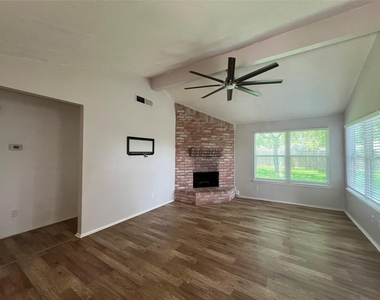 2607 N Brompton Drive - Photo Thumbnail 5