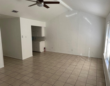 22195 E Martin Drive - Photo Thumbnail 4