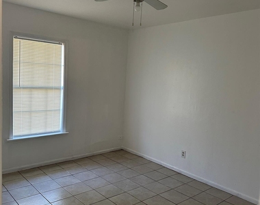 22195 E Martin Drive - Photo Thumbnail 9