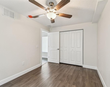 650 E Tarpon Avenue - Photo Thumbnail 15