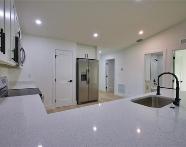17147 Carleen Avenue - Photo Thumbnail 15