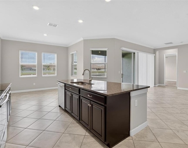 11716 Navajo Sandstone Street - Photo Thumbnail 21