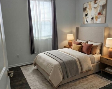 562 Landshark Boulevard - Photo Thumbnail 6