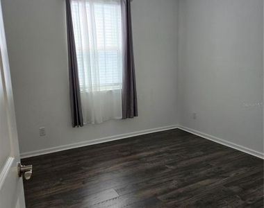 562 Landshark Boulevard - Photo Thumbnail 5