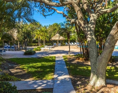 400 Island Way - Photo Thumbnail 32