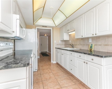 400 Island Way - Photo Thumbnail 14