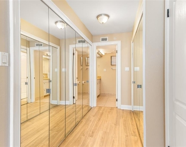 400 Island Way - Photo Thumbnail 23