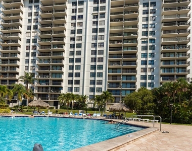 400 Island Way - Photo Thumbnail 36