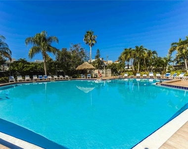 400 Island Way - Photo Thumbnail 34