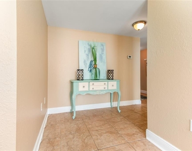 400 Island Way - Photo Thumbnail 5