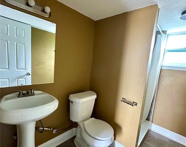 2907 N 15th Street - Photo Thumbnail 10